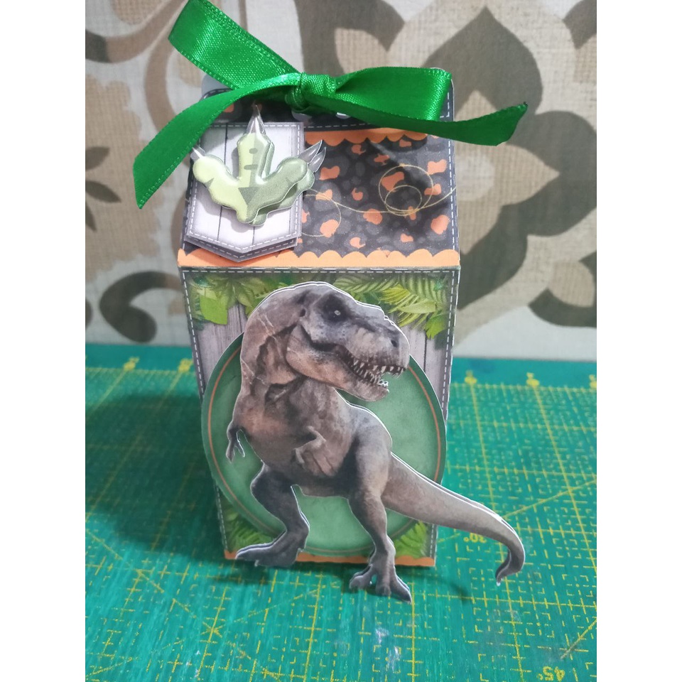 Caixa milk personalizada  tema dinossauro jurassic park para decoração lembrancinha de aniversario festa infantil.