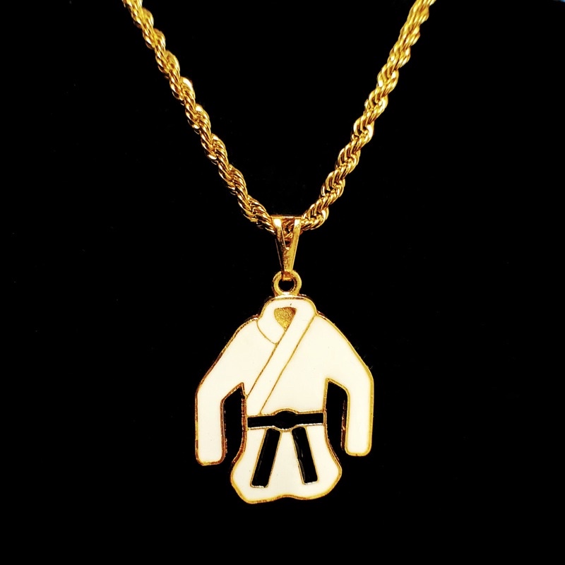 Corrente Cordão baiano fina 3mm banhada ouro 18k com pingente kimono faixa preta karatê quimono colar