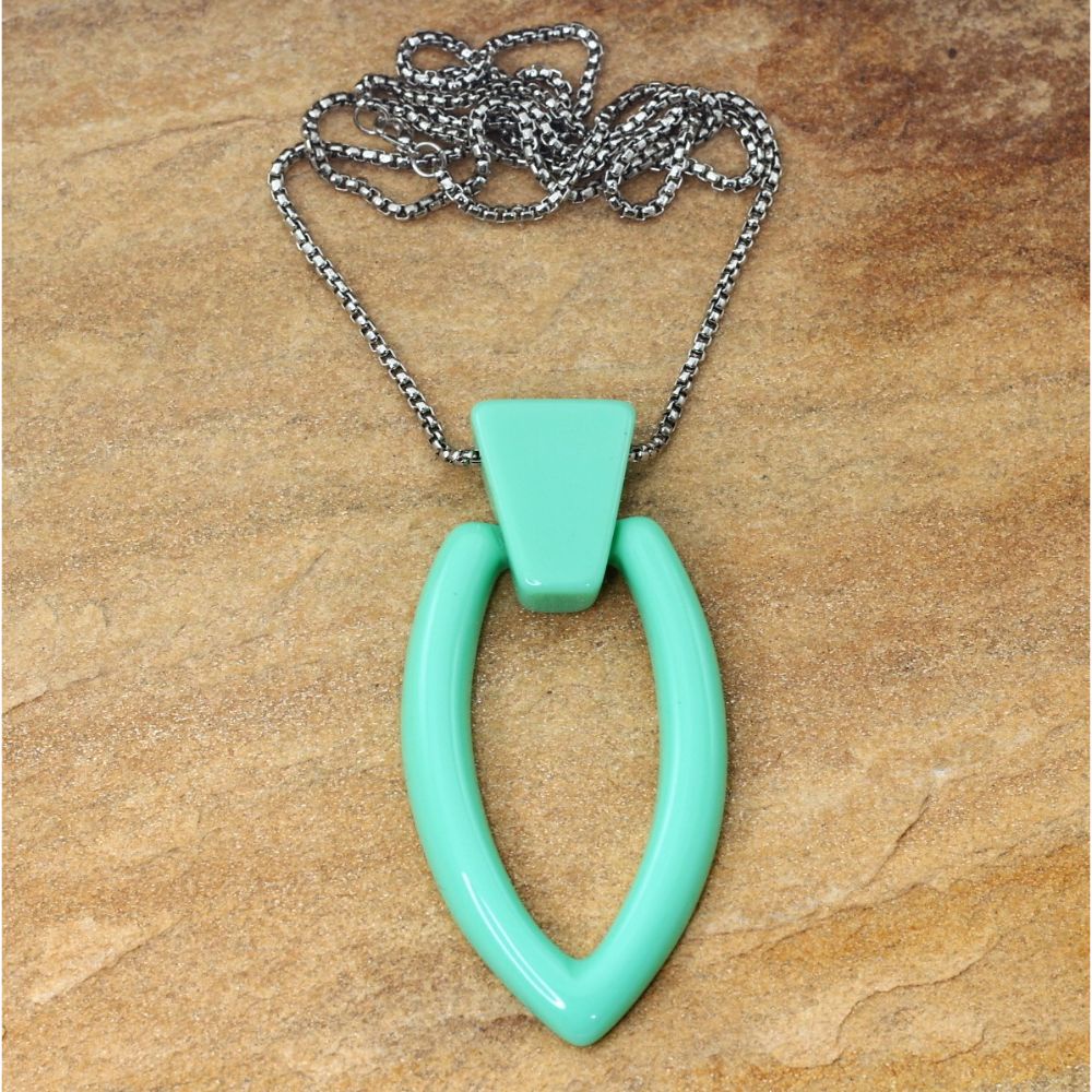 Colar de Resina Verde Prateado Bijuterias Femininas Moda