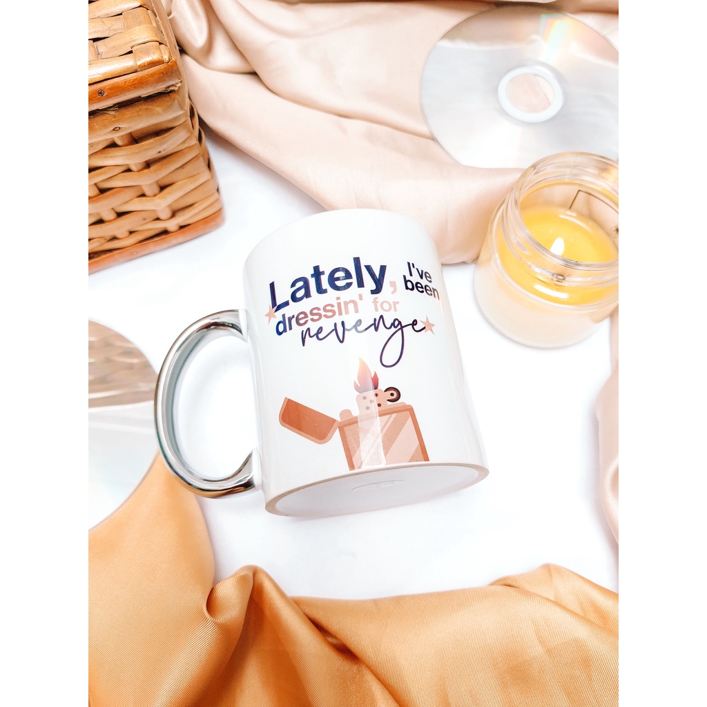 Caneca Taylor Swift -  Album Midnights | Vigilante Shit | Música Pop Cantora