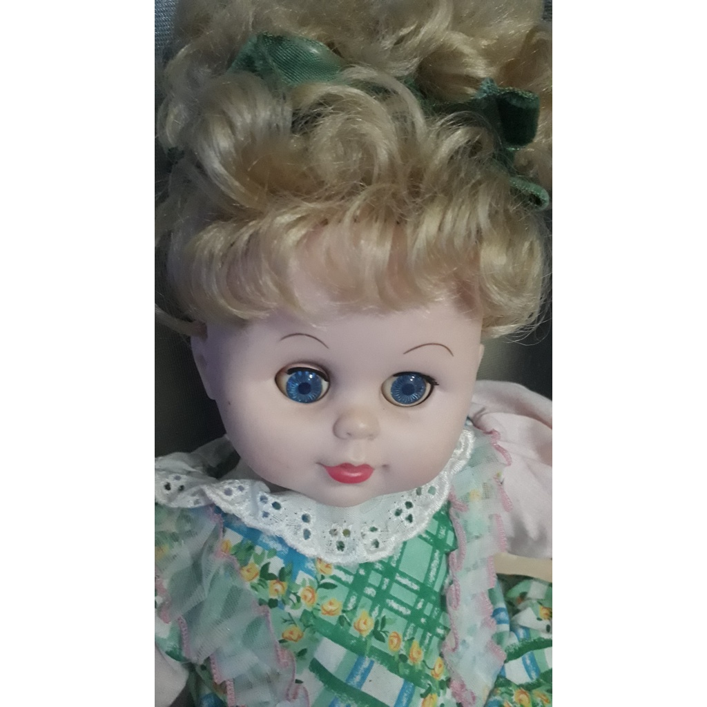 Boneca linda para coleção / Boneca usada / "Olhos de dormir"
