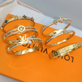 Nova Pulseira de Ouro Leve e de Luxo Leve de Classe Moda Simples Pulseira de Aço Titânio Não Desbotado Hipoalergênico para Meninas Nichos de Jóias High-End