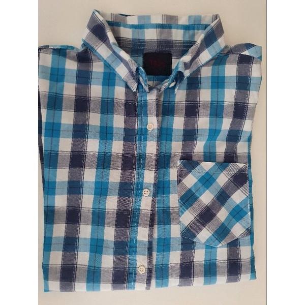 camisa xadrez feminina,  Taco na cor azul escura e azul clara. Tamanho M.