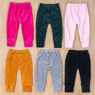 Calça de bebê plush básica até 12 meses