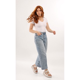 T-shirt Decote V Feminina Just Basic