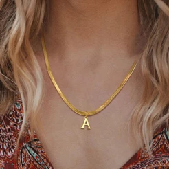 Vnox 26 Letras Colares De Aço Inoxidável , Gargantilha De Ouro Colar Pingente Inicial Alfabeto Feminino 3MM Correntes De Lâmina Jóias