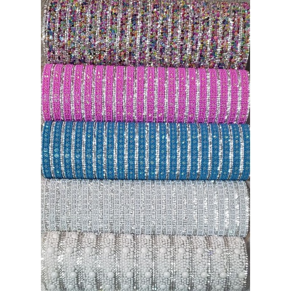 Manta De Strass Com Meia Perola Medida 24cmx40cm