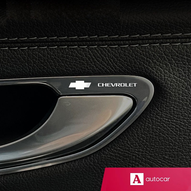 [Atacado] Para Chevrolet Logotipo 3D Rótulos De Metal Prateado Adesivos Decorativos S10 Cruze Onix Celta Prisma Classic Spin Sonic Tracker Camaro Acessórios
