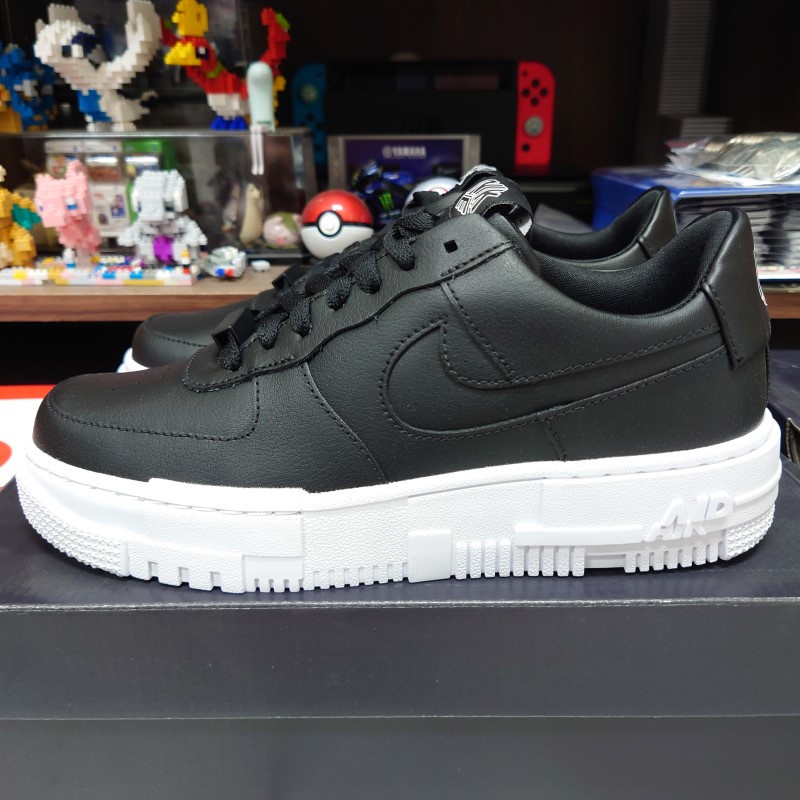 Air force 1 outlet preto e branco