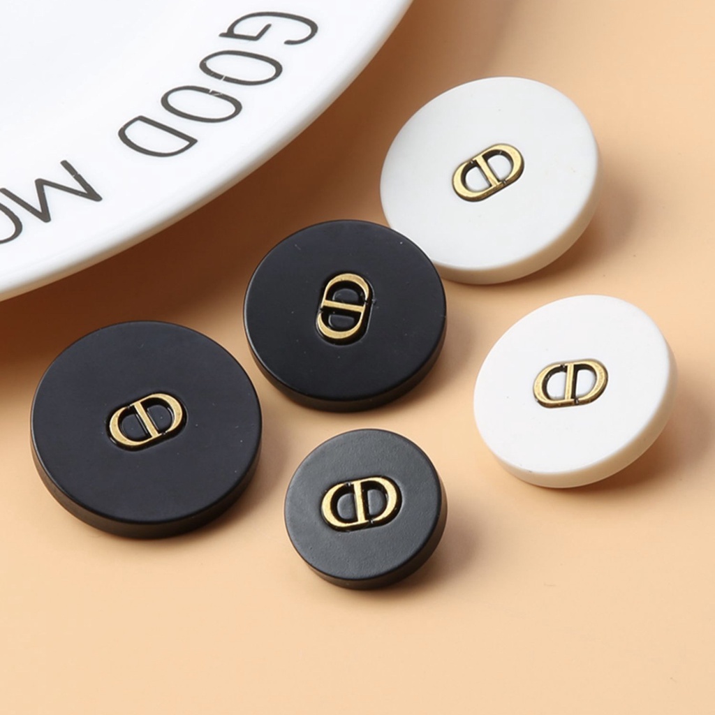 10 Peças Botões Redondos De Metal CD Para Roupas Brancos Pretos Bordado Moda Feminina Jaqueta