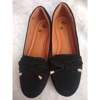 Mocassim bico redondo nobuck preto com laço CONFORT em Oferta na Shopee