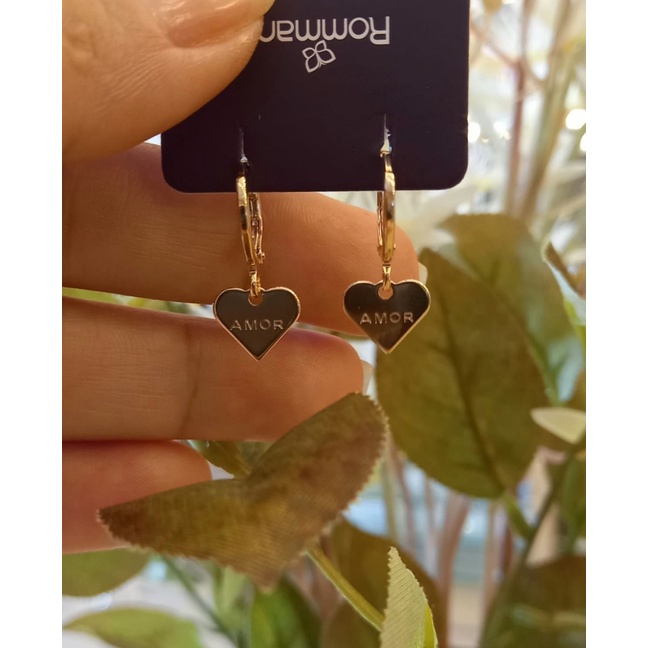 Brinco da Romanel argola coração pendurado escrito amor
