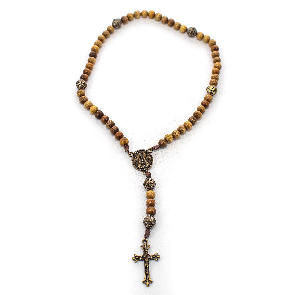 Terço NS Aparecida Madeira Entremeios em Metal 8mm em Oferta na Shopee