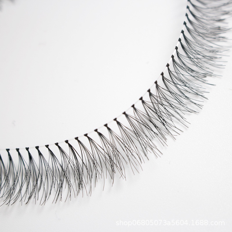 Feito à mão (cerca de 50 peças de cílios postiços)