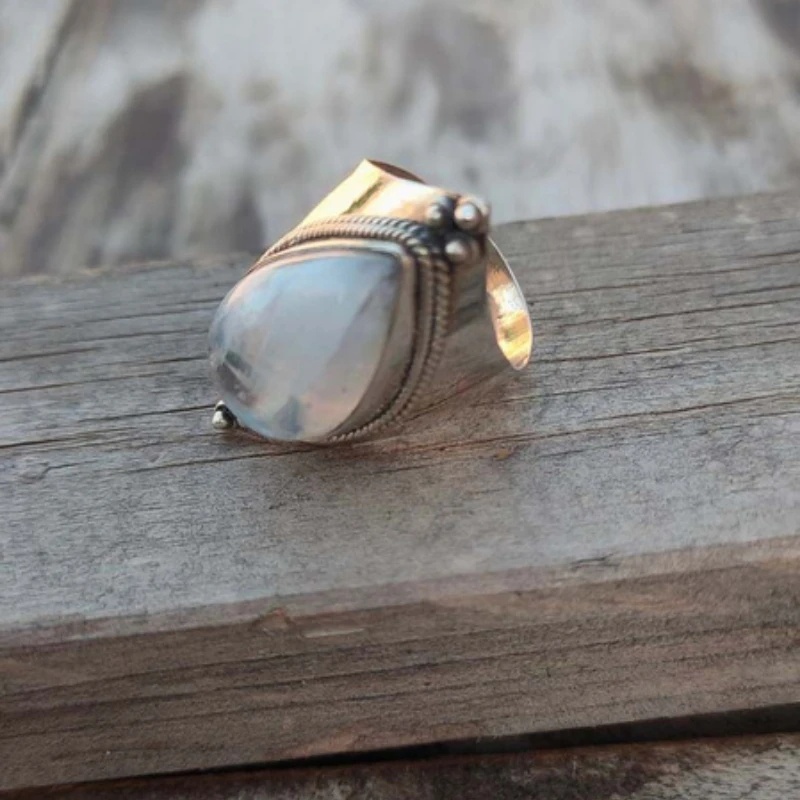 Vintage Tibetan Moonstone Big Healing Crystal Rings for Women Boho Antique Indian Moonstone Ring