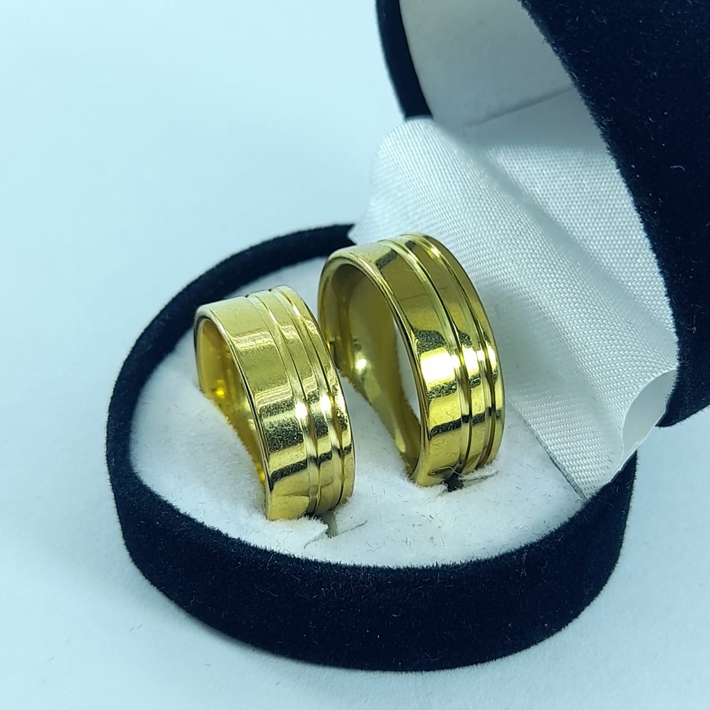 Par De Aliança 8mm banhada Ouro Friso Lateral