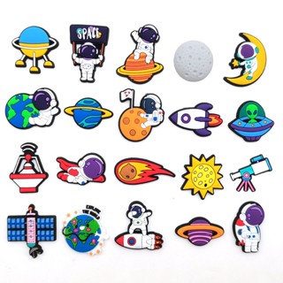 Astronauta Jibbitz Shoe Charms Sandal Kids Wristband Acessórios De Moda Unisexo Festa De Aniversário Presentes
