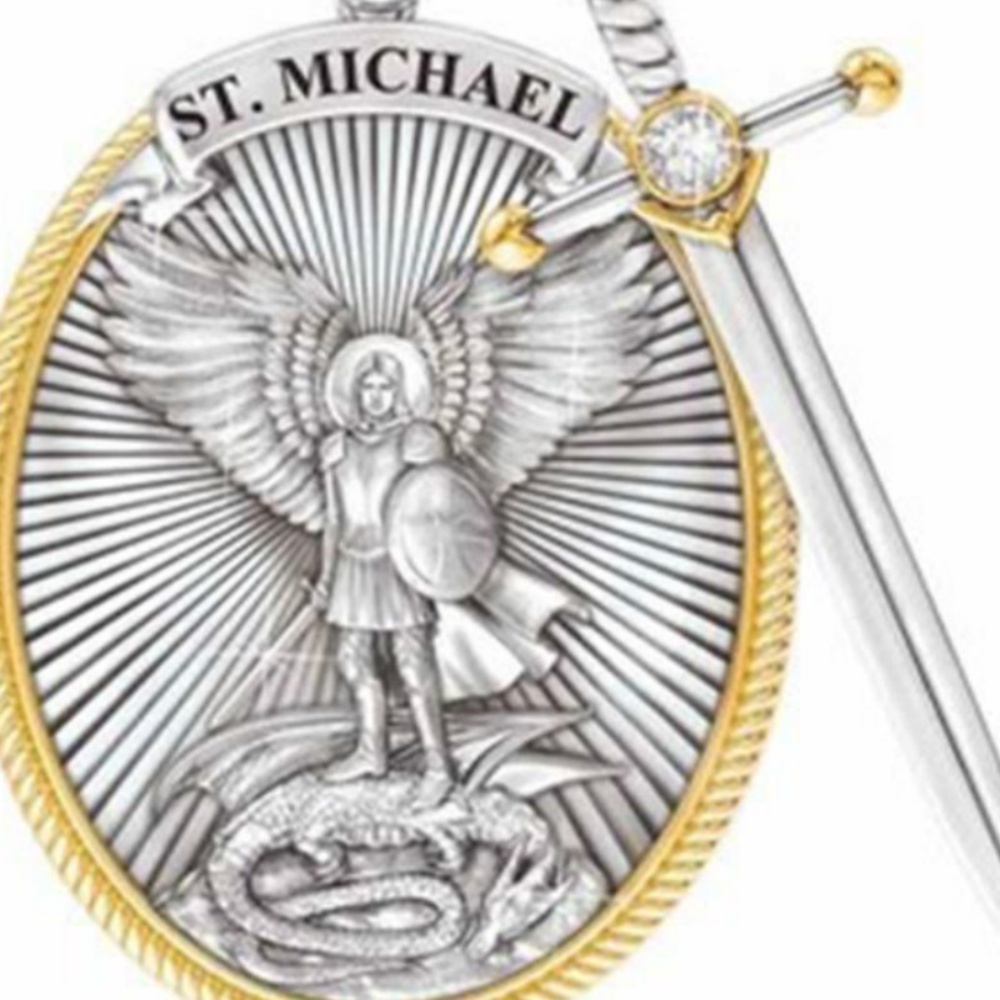 Colar de ouro 18K Mitologia Ocidental São Miguel Anjo Fé Fé Amuleto Jóias Colar Arcanjo São Miguel Me Protege Santo Escudo Proteção Asa de Anjo Fé Cruz Pingente Asa de Anjo Jóias Prata 925