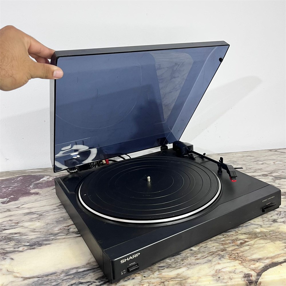 Toca disco Sharp antigo R600