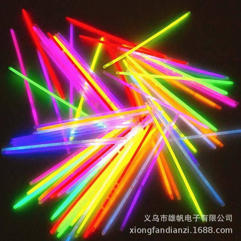 Suprimentos Para Festas De Concerto Bastão Brilhante Pulseira Luminosa Atacadista De Brinquedo Anel De Venda A Quente