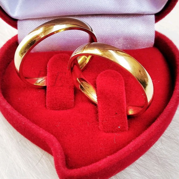 Par de Alianças Moeda Antiga 4mm Casamento Noivado Fina Dourada