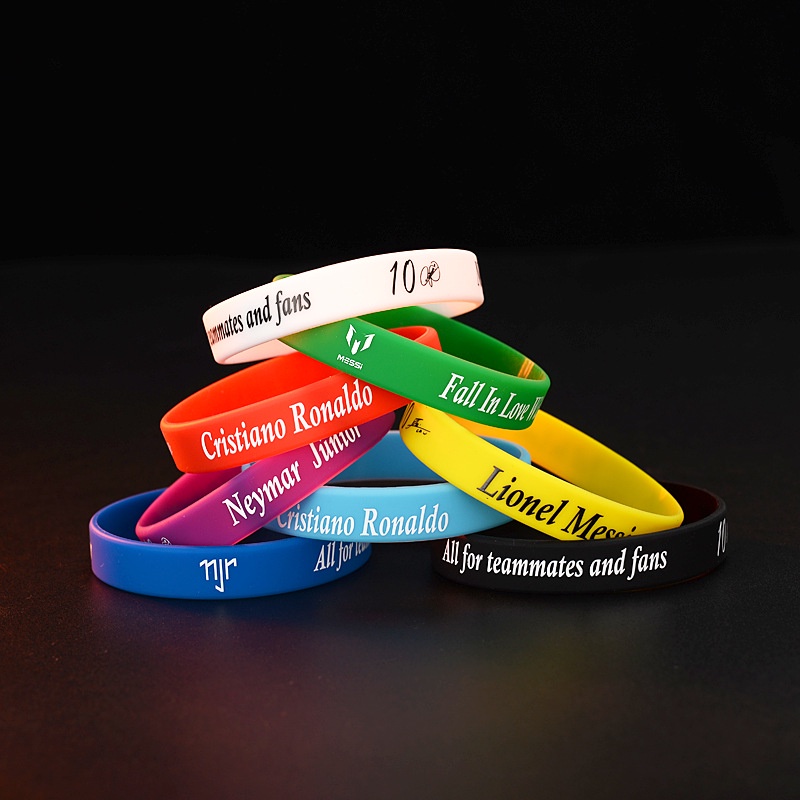 Pulseira de futebol copa do mundo Messi Ronaldor pulseira de Silicone 1 Nemal assinatura planeta pulseira esportiva em Oferta na Shopee