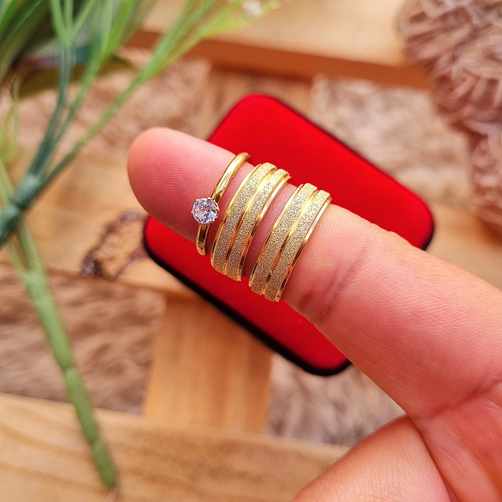 Par Alianças anel banhado Moeda Antiga Diamantada 6mm + Anel Solitário (COD-100)