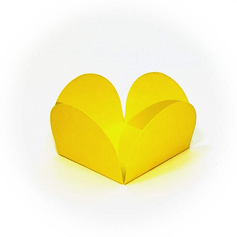 Forminhas para Doces 4 Pétalas Amarelo  - 50 unidades - FunFestas - Rizzo Distribuidora