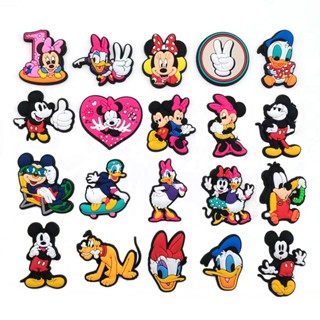 lindo desenho animado mickey minnie jibbitz crocs plataforma pin crocs pins para crocs botons para crocs acessórios crocs linha charme acessórios exclusivos para sapatos Favores de festa que as crianças preferem