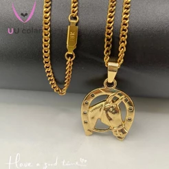 Colar Masculino: Cordão de Aço Inoxidável com Pingente Folheado de Cabeça de Cavalo Banhado a Ouro 18K