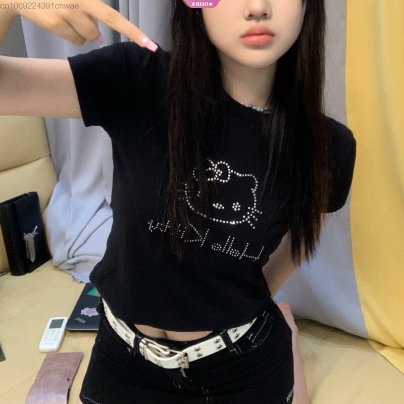 Sanrio Hello Kitty Camiseta Diamante Mulher Kawaii Anime Design Manga Curta Crop Tops Y 2k Roupas Femininas Young Girl Tees Gótico