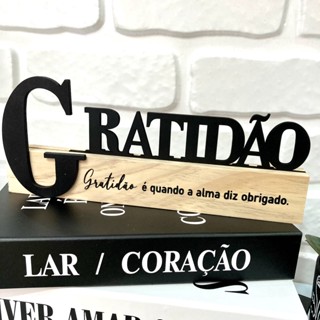 Enfeite Placa Decorativa Com Suporte Em Madeira Com a Palavra Gratidão