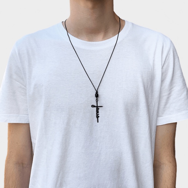 Colar Cordão Longo Couro com Pingente Inox Manuscrito Frase Jesus Masculino Feminino Regulável Prateado Preto Religioso