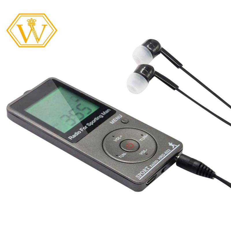 Rádio AM FM Portátil Pessoal Com Fones De Ouvido Walkman Bateria Recarregável Estéreo Display Digital