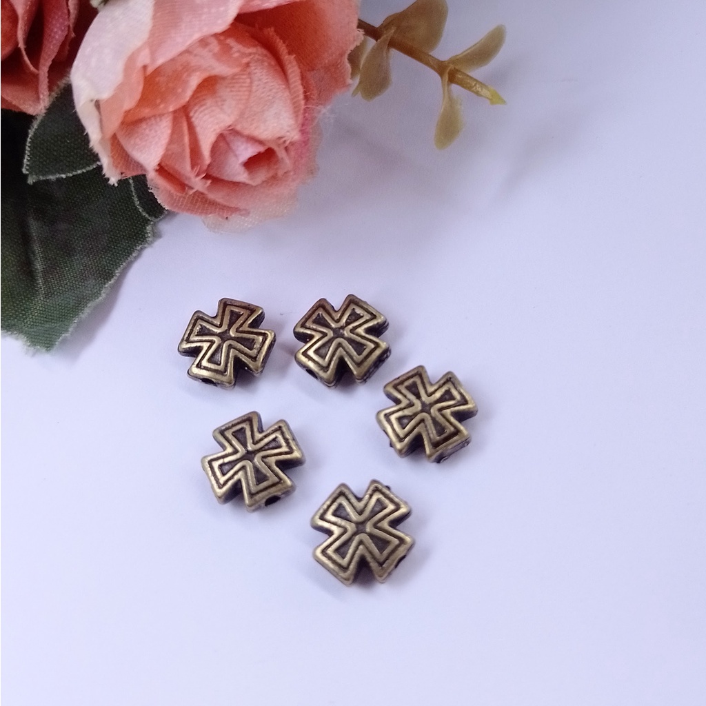 30 Passante para Pai Nosso Cruz Malta em Metal Ouro velho - Passante Cruz para Terços em Oferta na Shopee