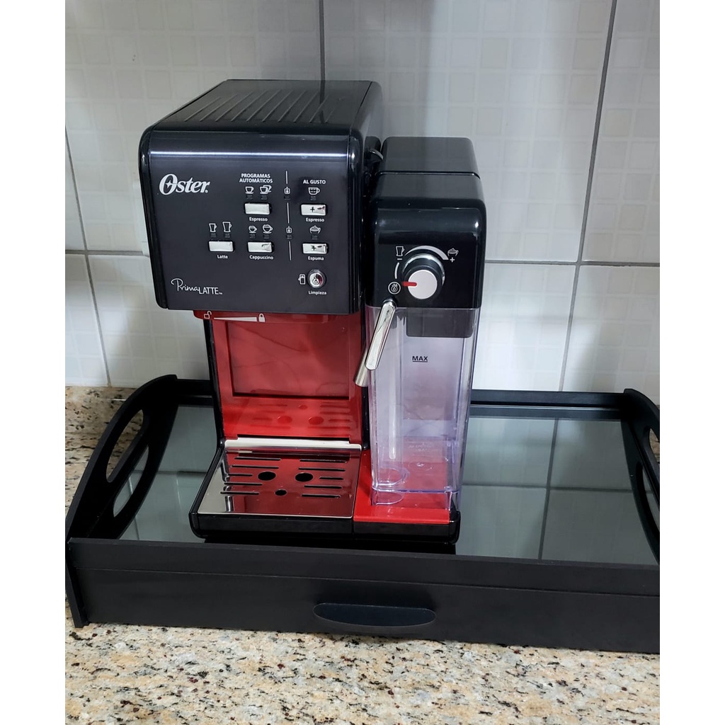 Bandeja Organizadora de Capsulas Oster Com Espaço Para 91 Cápsulas Design Para Comportar Uma Cafeteira em Seu Vidro De Até 7Kg