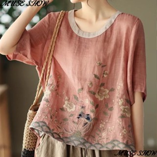 Camiseta simples feminina com gola redonda confortável, nova camisa pequena, temperamento verão 2023 Arte 2023 Blusa de moda bordado camisola retrô, camiseta de algodão da mãe, moda de linho, cor de correspondência YKDH