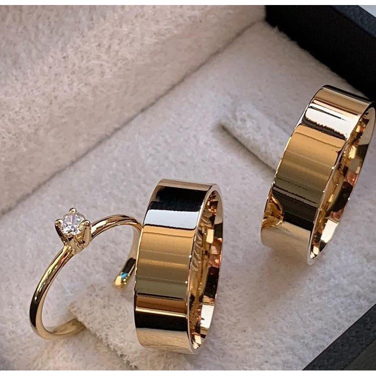 Par Aliança Reta 6mm mais 1 Anel Solitário de Aço Inoxidável Banhada a Ouro 18k + Solitário