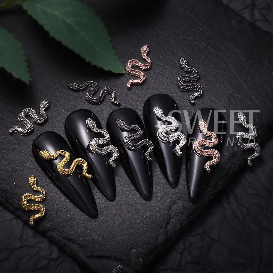 5/20/25pcs Alloy Snake Nail Charmes De Luxo Punk Metal Mixed Color 3D Gothic Design Jóias Pregos Serpiente DIY Decoração