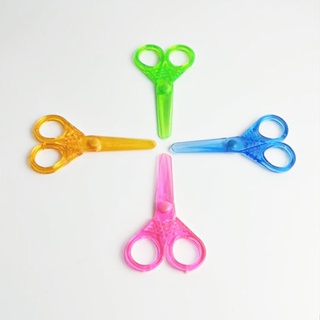 [Jy] Tesoura Artesanal De Plástico Infantil Corte De Papel De Segurança Presentes Para O Dia Das Crianças em Oferta na Shopee