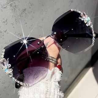 Venda A Quente 2023 Novo Estilo Polígono Sem Moldura Óculos De Sol Com Flor De Diamante Fêmea Rosto Redondo Grande Irregulares