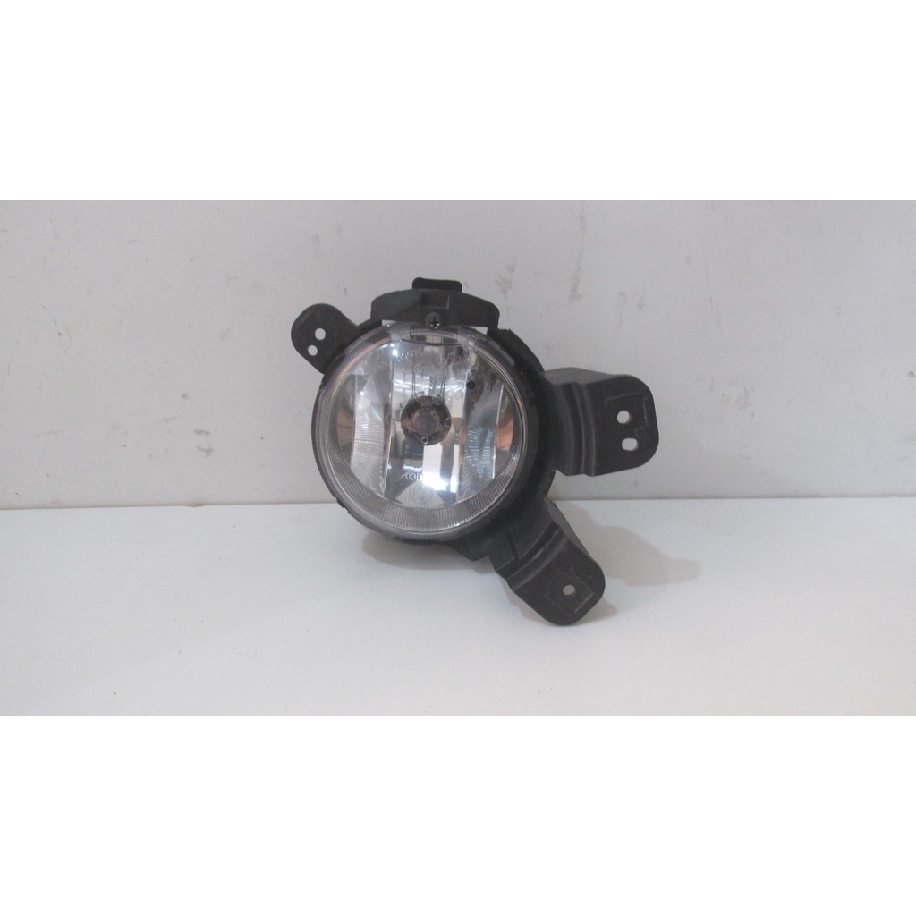 Farol milha Chevrolet Tracker 2013 2014 LD 23012661