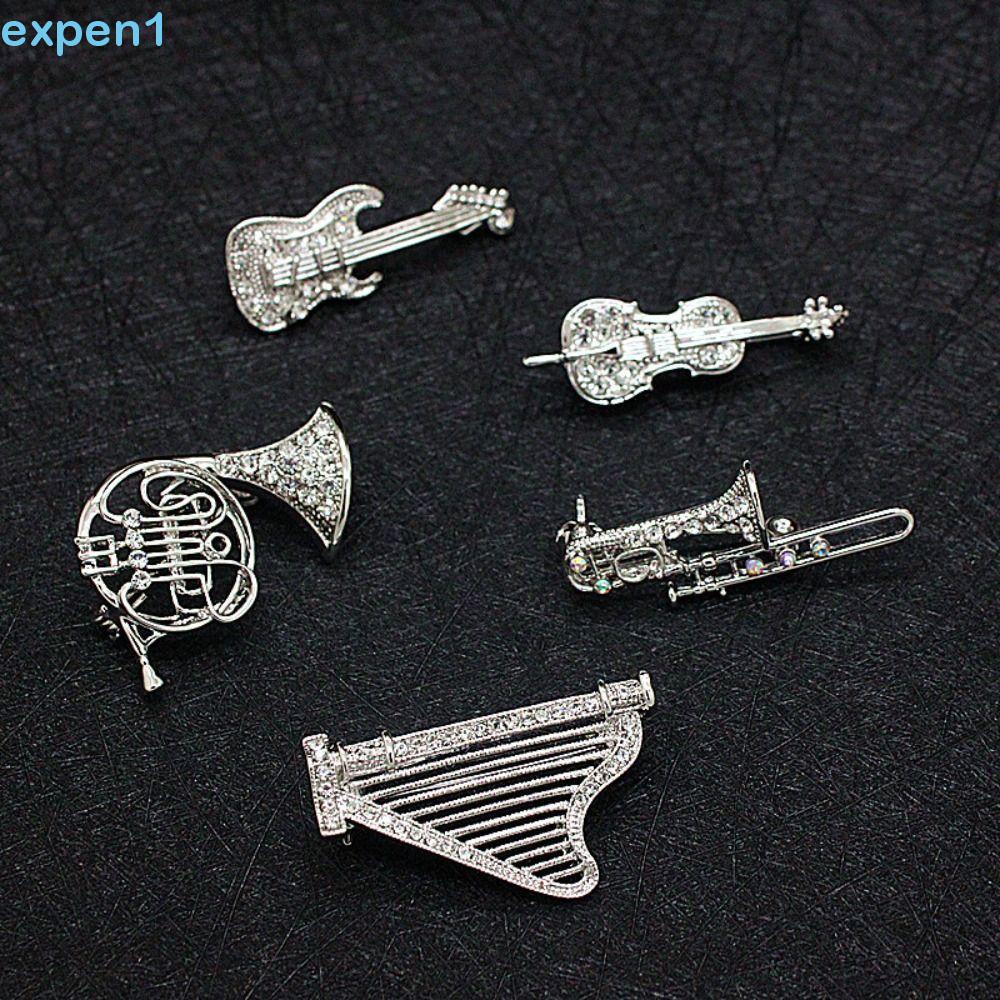 Expensão Mulher Broche De Roupas Fofas Diárias Acessórios Guitarra Trombone De Luxo Violino Sax Pontuação Musical