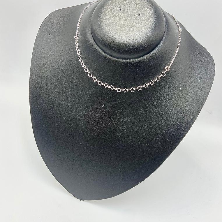 Colar choker estrelinhas folheado a prata