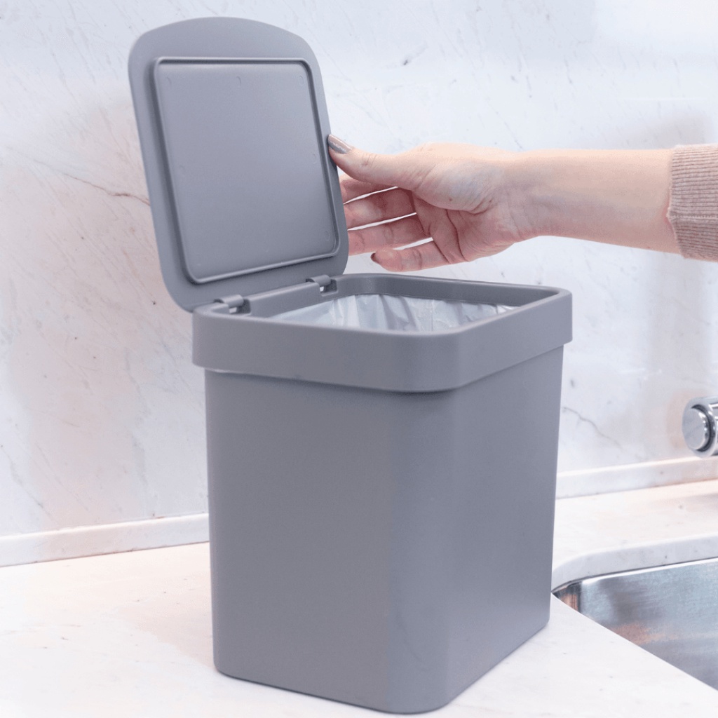 Lixeira de Pia Cozinha 2,5 Litros Cesto Lixo de Bancada Compacta Trium OU em Oferta na Shopee