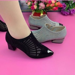 2023 Primavera Verão Novo Estilo De Sandálias De Couro Macio Malha Feminina De Rhinestone Oco Com Ponta De Roda Média Respirável