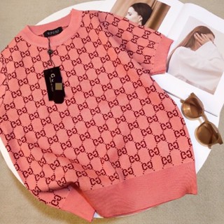 Letra G G Temperamento Emagrecedor Carta de aspecto mais fino Jacquard Manga curta de malha | Topo Rosa Cereja | Estilo Comutador Simples