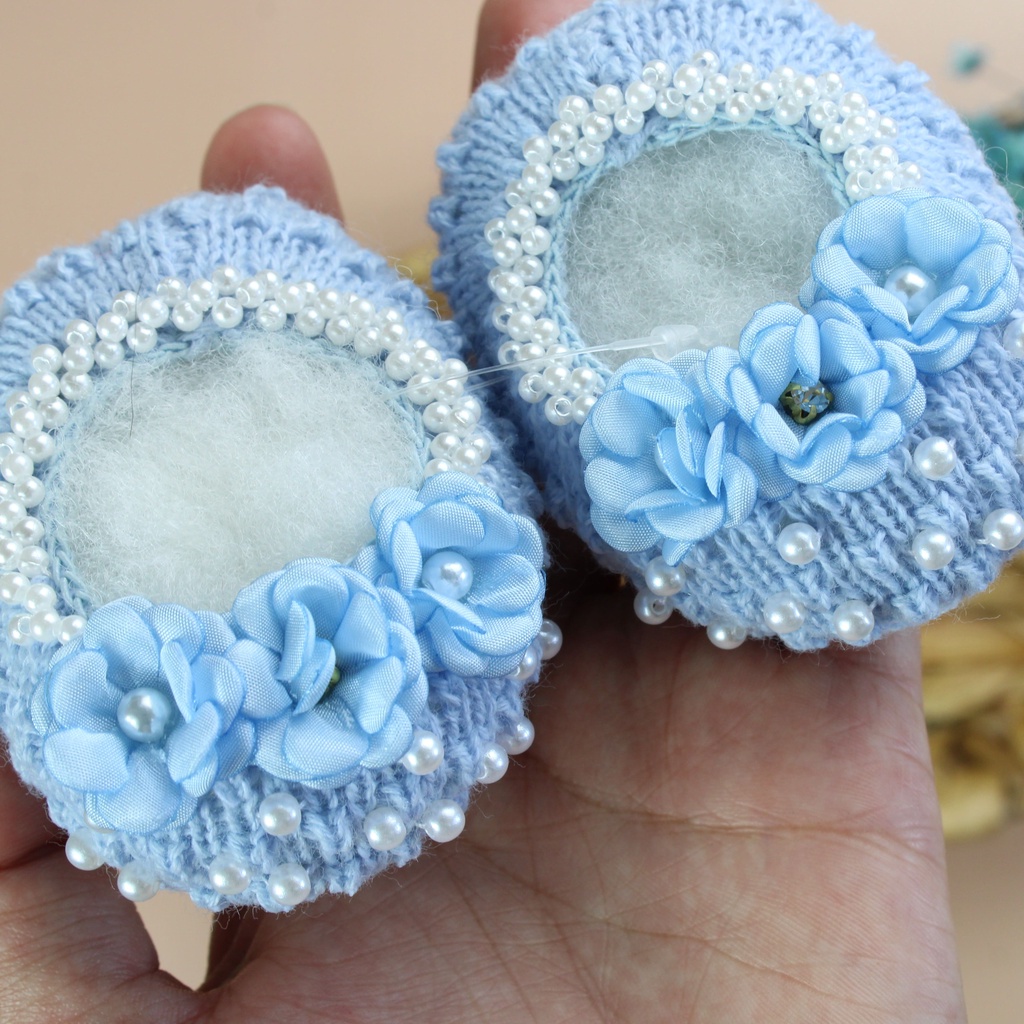 Sapatinho Tricô Antialérgico Com Flores Cinderela - Azul Bebê
