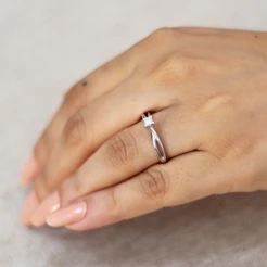 Anel de Prata 925 com Ródio Branco Solitário Moissanita 3mm