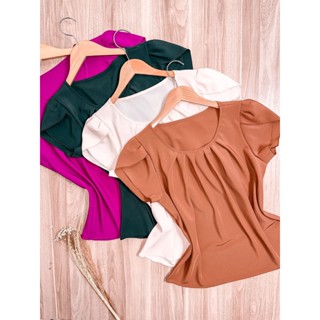Blusa com Detalhe de Pregas no Decote Sofia